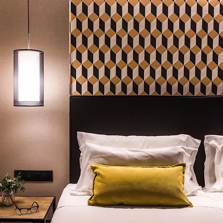 Hotell Up 4*