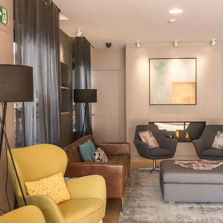 Up Hotell 4*