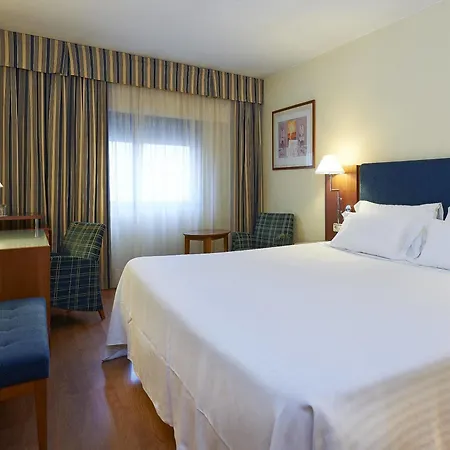 Up Hotell 4*